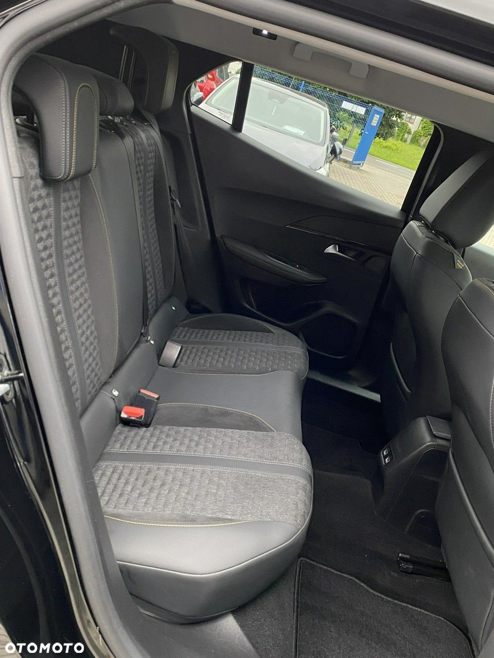 Peugeot 2008 BlueHDi 110 Allure - 18
