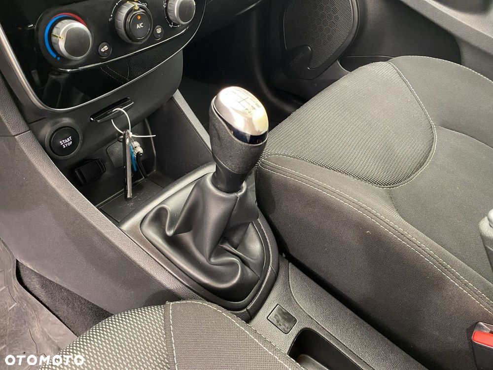 Renault Clio - 30