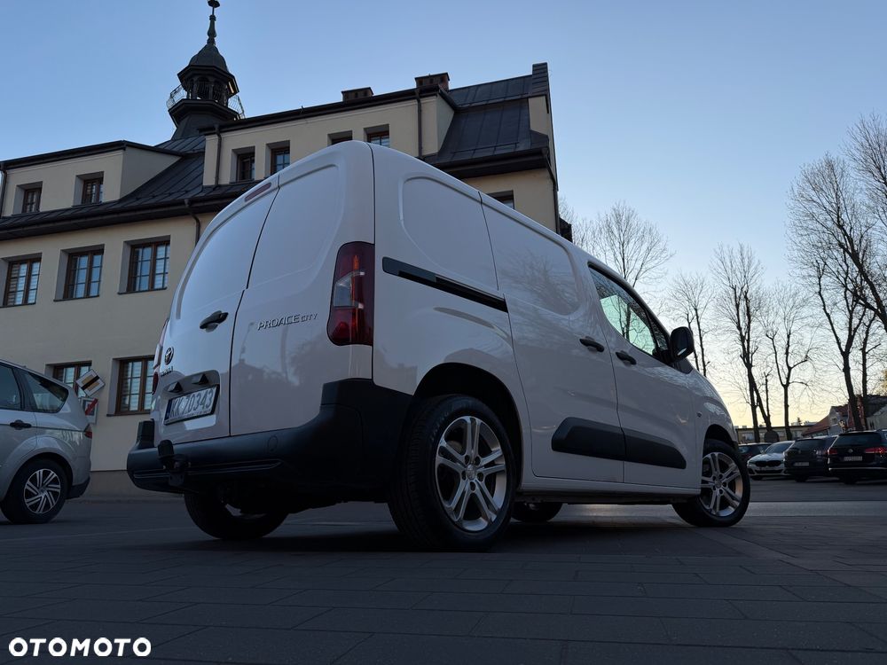 Toyota Proace City - 10