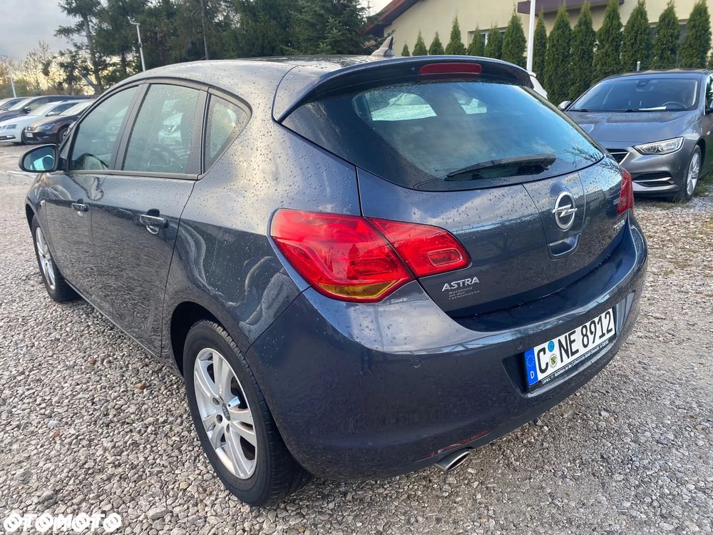 Opel Astra 1.4 Turbo Design Edition - 4