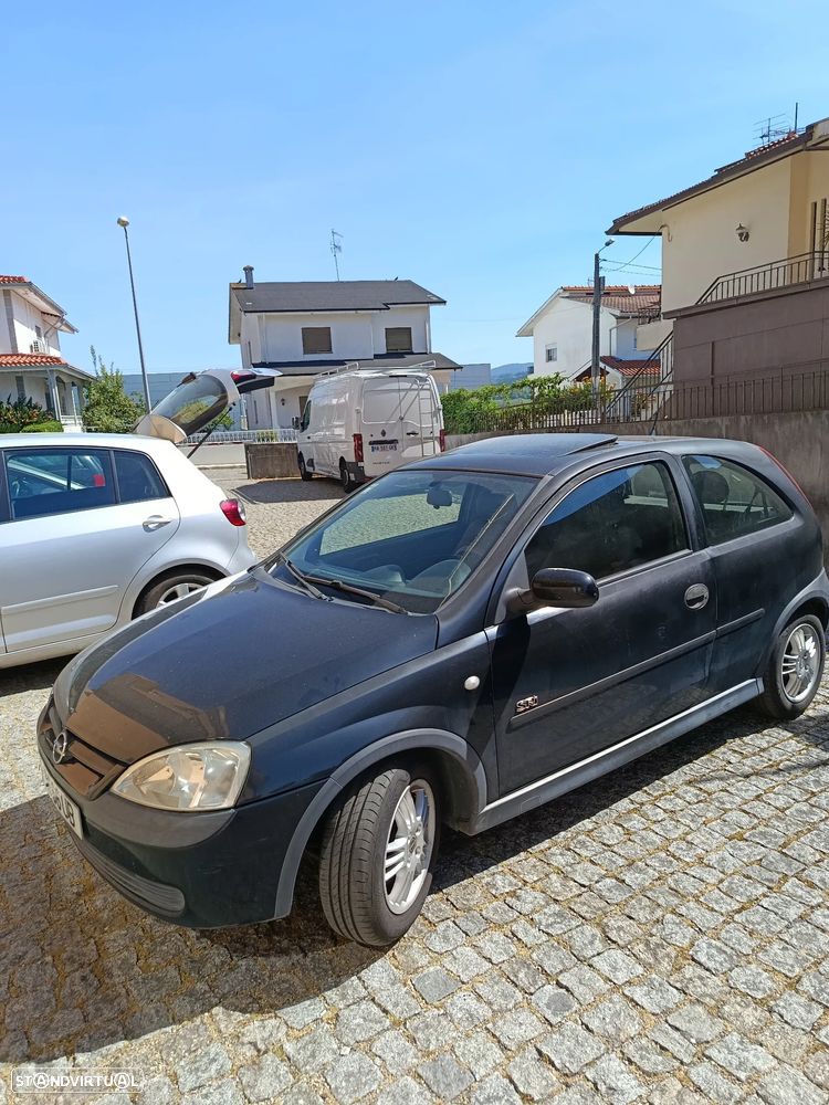 Opel Corsa 1.2 16V Confort - 1