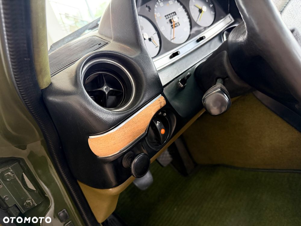Mercedes-Benz W123 - 35