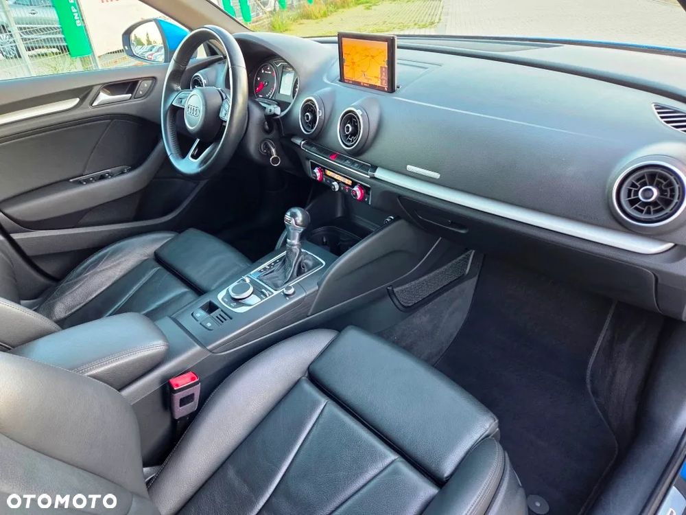 Audi A3 Sportback 2.0 TDI S tronic S line Sportpaket - 29