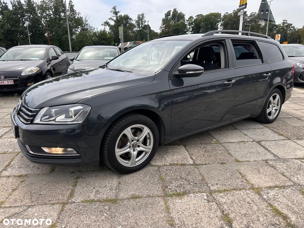 Volkswagen Passat 2.0 TDI Comfortline R-Style - 24