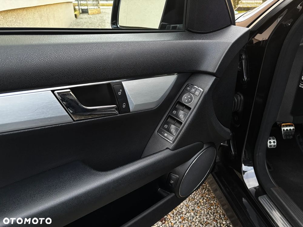 Mercedes-Benz Klasa C 200 Kompressor Avantgarde - 39