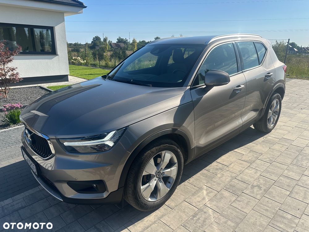 Volvo XC 40 T3 Momentum Pro - 2