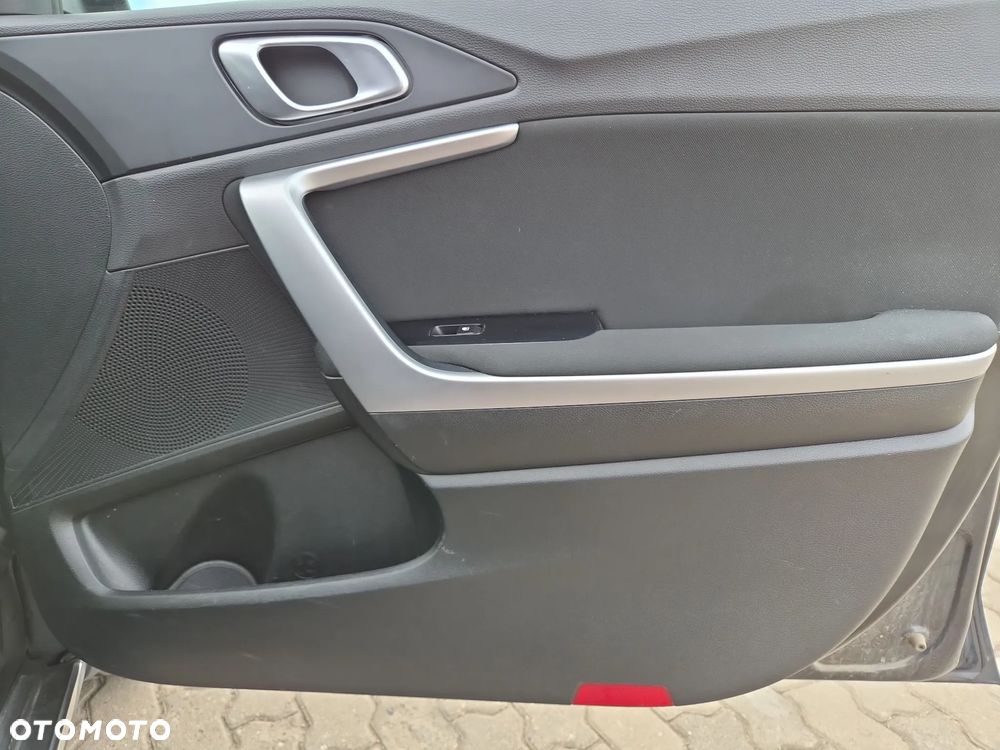 Kia XCeed 1.5 T-GDI M - 25