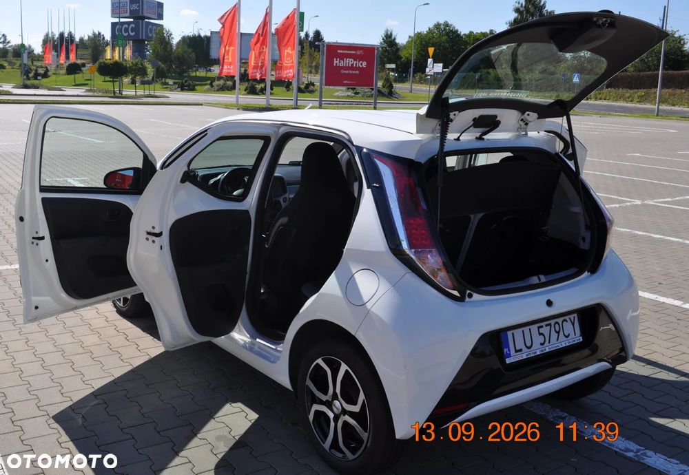 Toyota Aygo x-play touch - 17