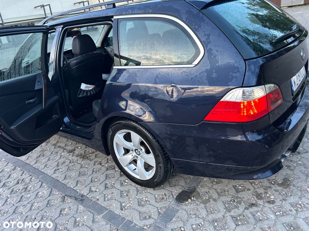 BMW Seria 5 525d - 23