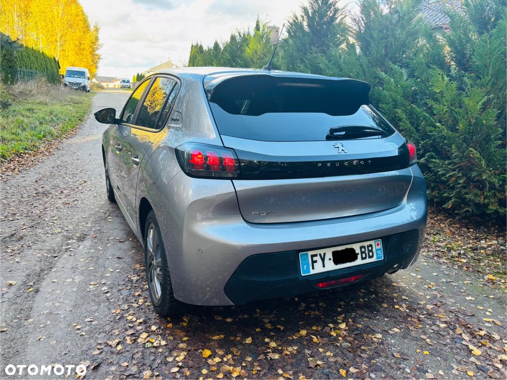 Peugeot 208 PureTech 100 EAT8 Allure - 4