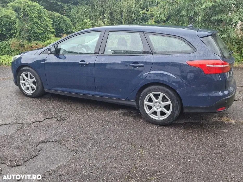 Ford Focus Turnier 2.0 TDCi DPF Start-Stopp-System Aut. Business - 8