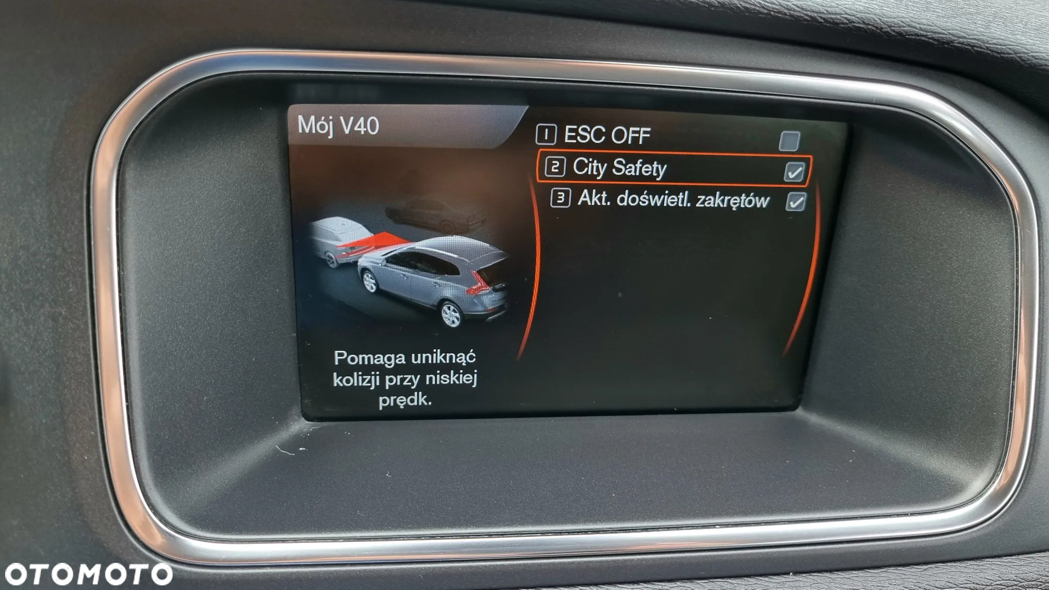 Volvo V40 Cross Country D3 Momentum - 33