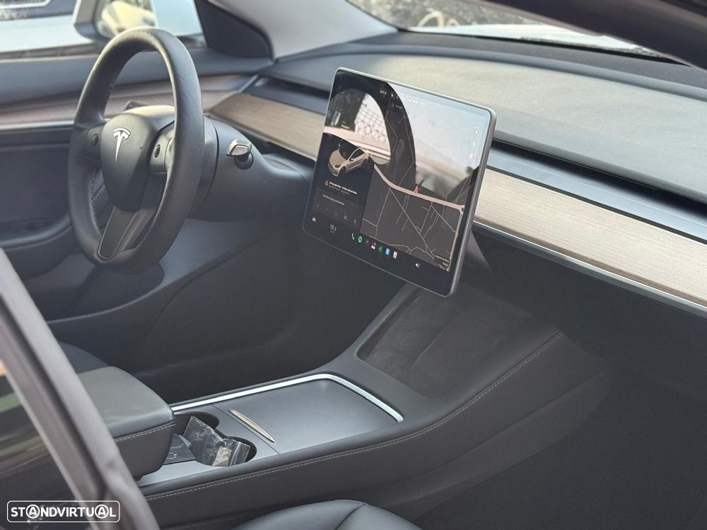 Tesla Model 3 - 7