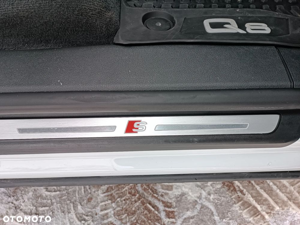 Audi Q8 55 TFSI quattro tiptronic - 22