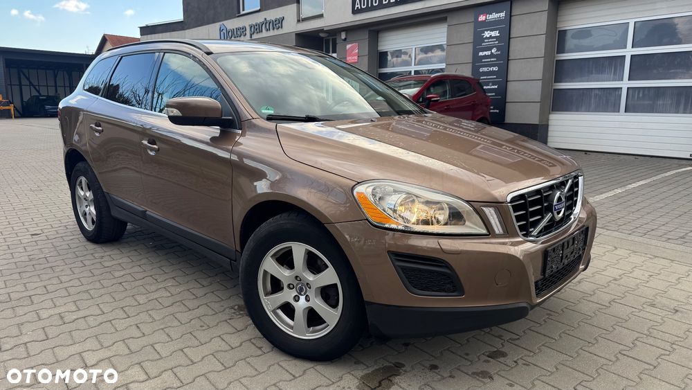 Volvo XC 60 2.4D AWD Momentum - 38