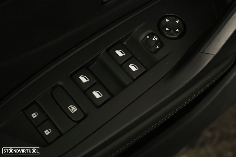 Peugeot 308 1.2 PureTech Allure EAT8 - 18