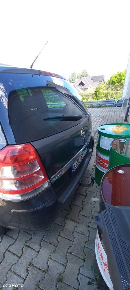 Opel Zafira 1.6 Essentia - 10