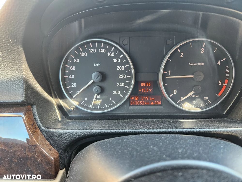 BMW Seria 3 318d - 16