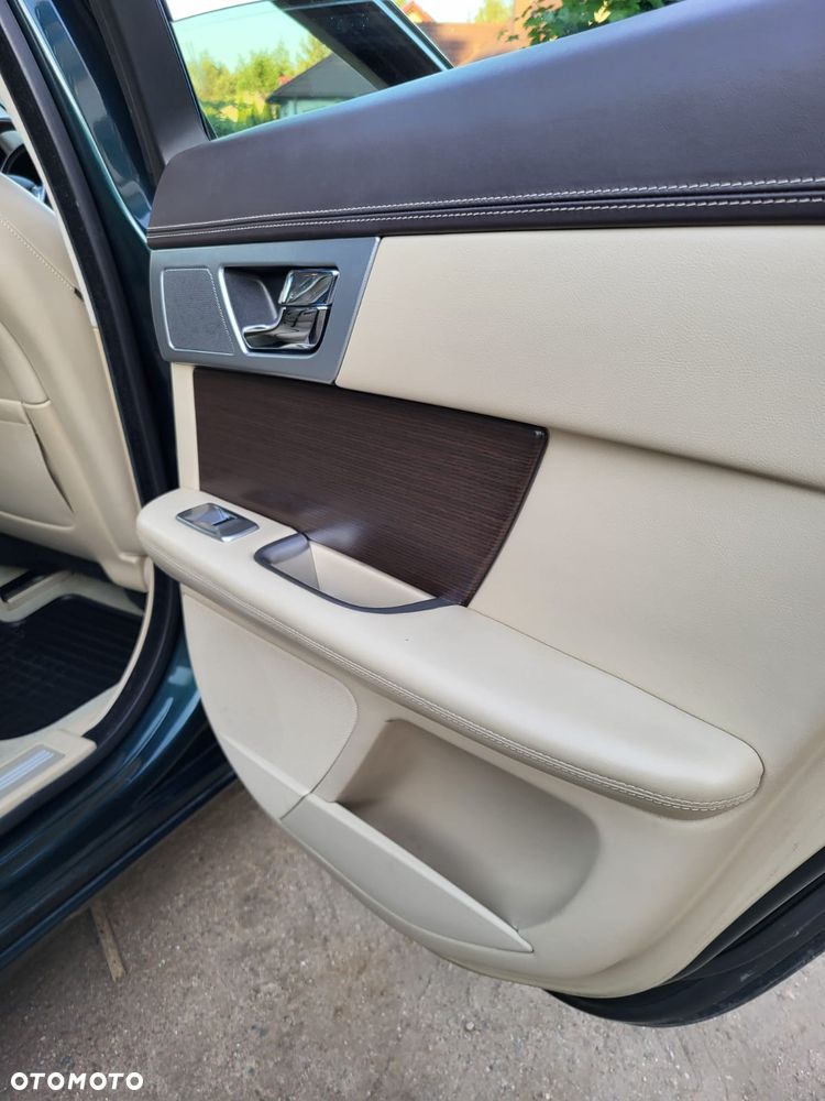 Jaguar XF 2.2 D Premium Luxury - 20