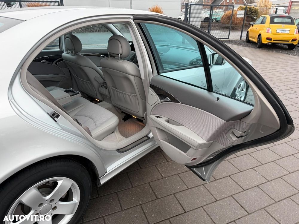 Mercedes-Benz E 240 4Matic Avantgarde - 24