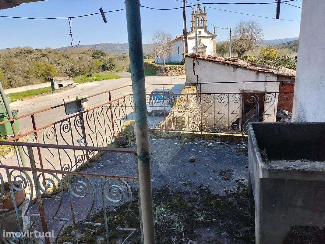 Moradia T2 para venda - Grande imagem: 2/12