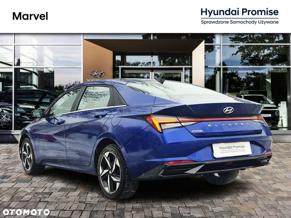 Hyundai Elantra - 4