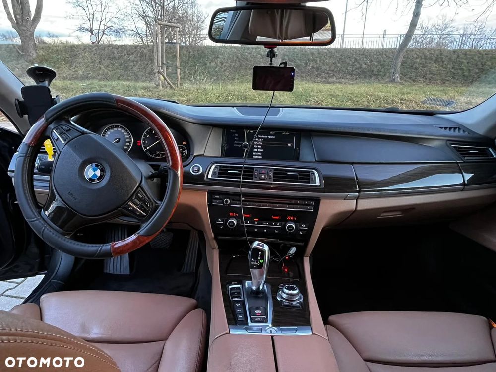 BMW Seria 7 750i L xDrive - 6
