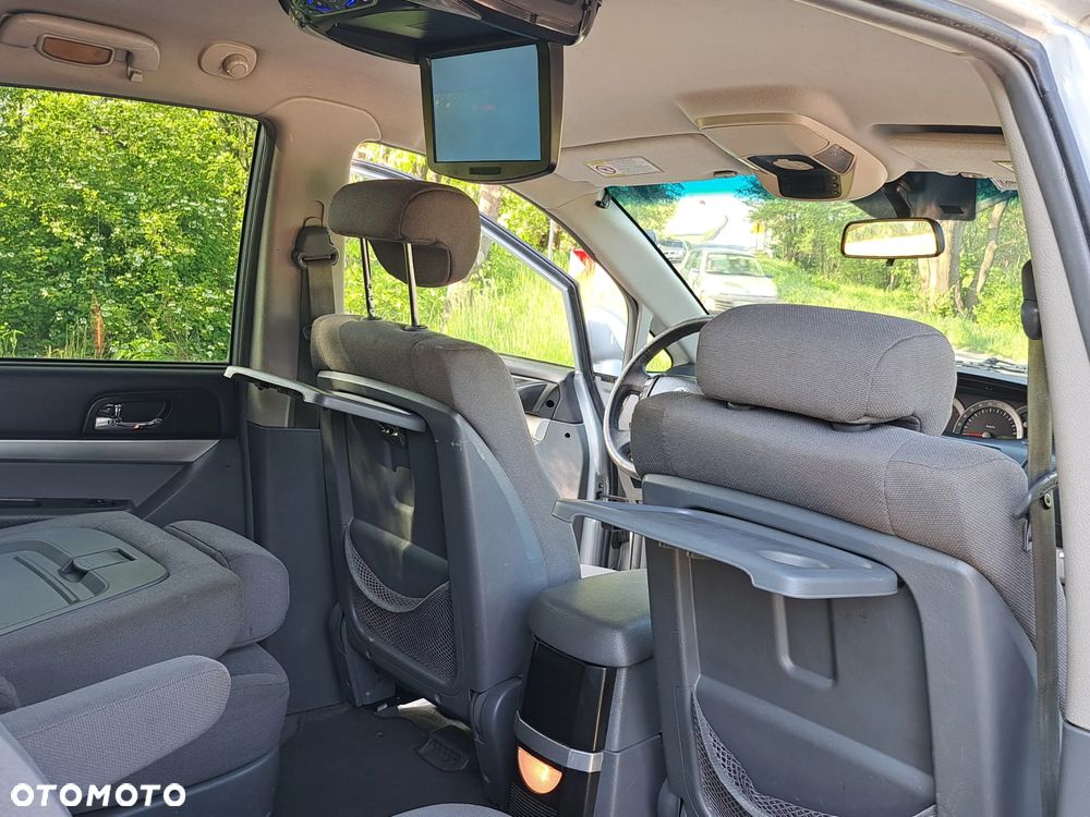 SsangYong/KGM Rodius - 7