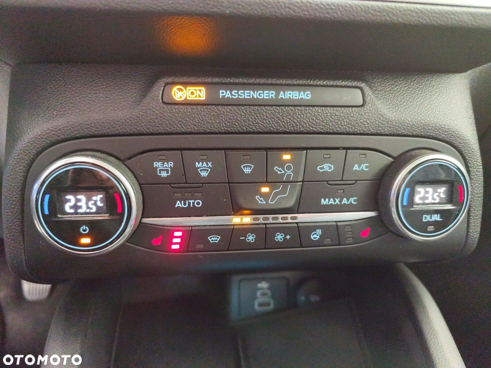 Ford Focus - 25
