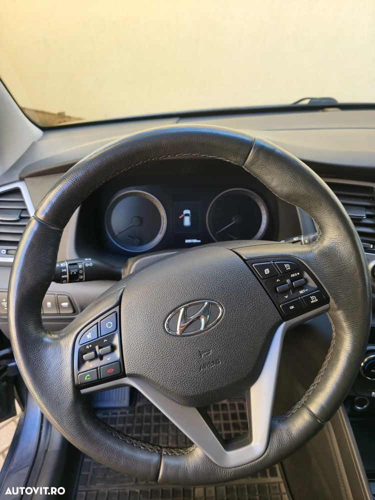 Hyundai Tucson 2.0 CRDI 4WD Automatik Premium - 3