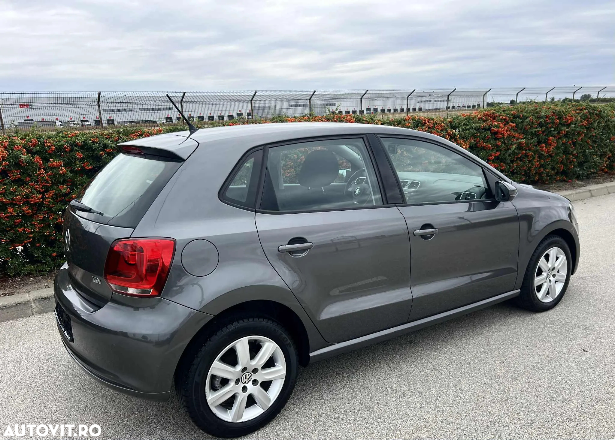 Volkswagen Polo 1.6 TDI DSG Highline - 3