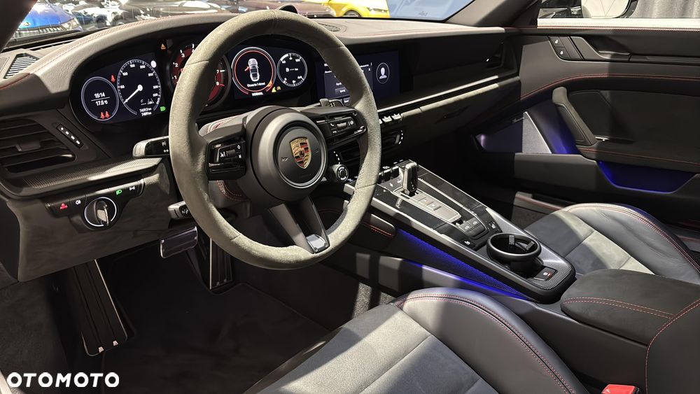 Porsche 911 Targa 4 GTS - 9