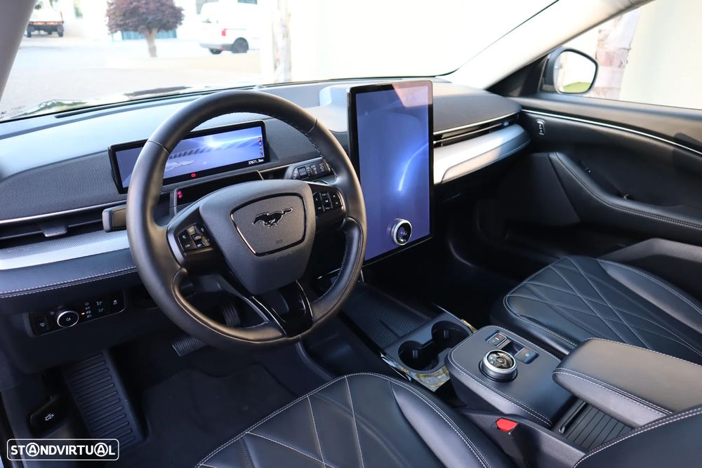 Ford Mustang Mach-E Standard - 17