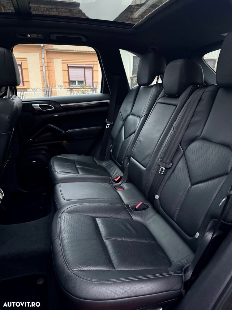 Porsche Cayenne - 15