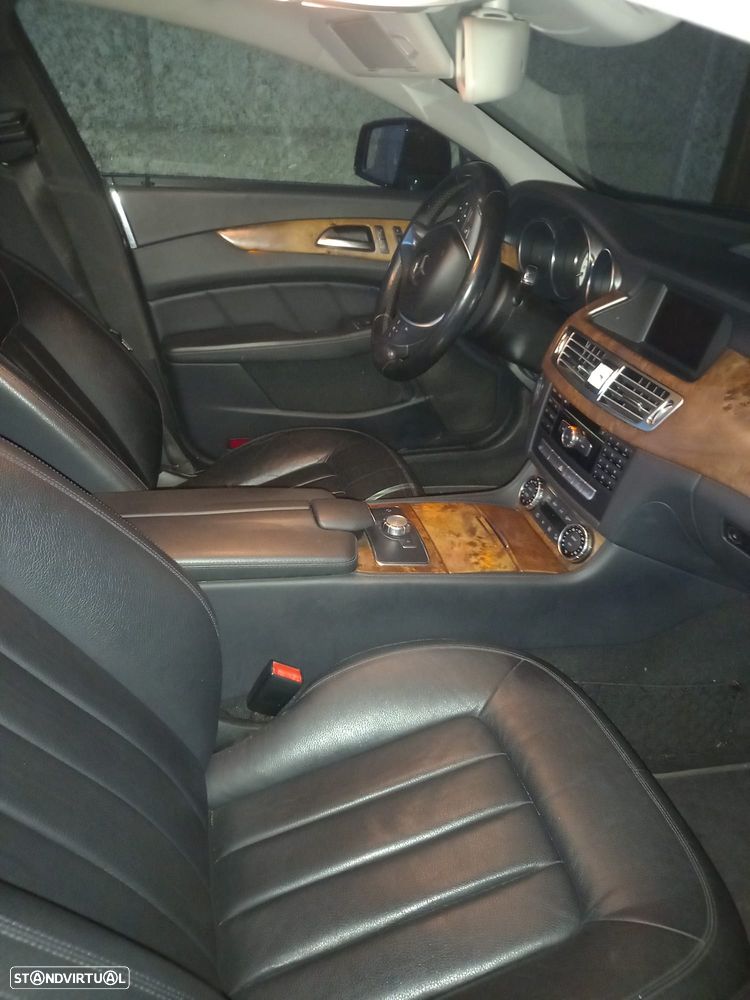 Mercedes-Benz CLS 250 CDI DPF BlueEFFICIENCY 7G-TRONIC - 17
