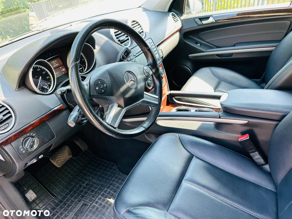 Mercedes-Benz GL 450 - 12