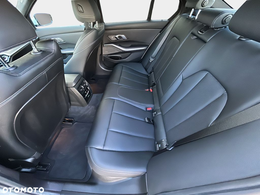 BMW Seria 3 - 11