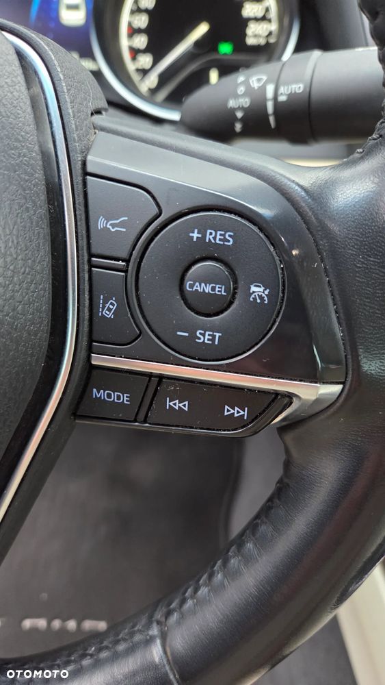 Toyota Camry 2.5 Hybrid Executive CVT - 22