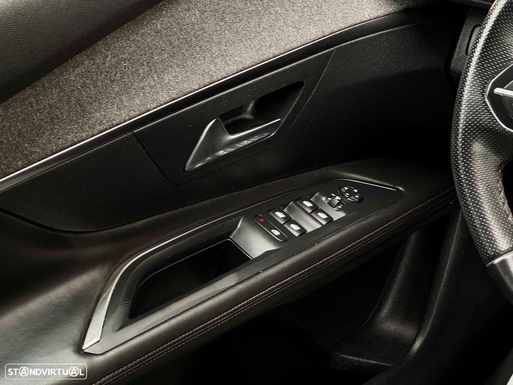 Peugeot 3008 1.2 PureTech GT Line EAT8 - 52