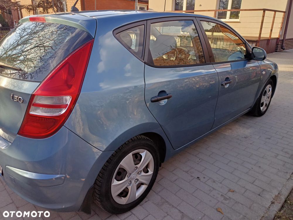 Hyundai i30 1.4 Base + - 11