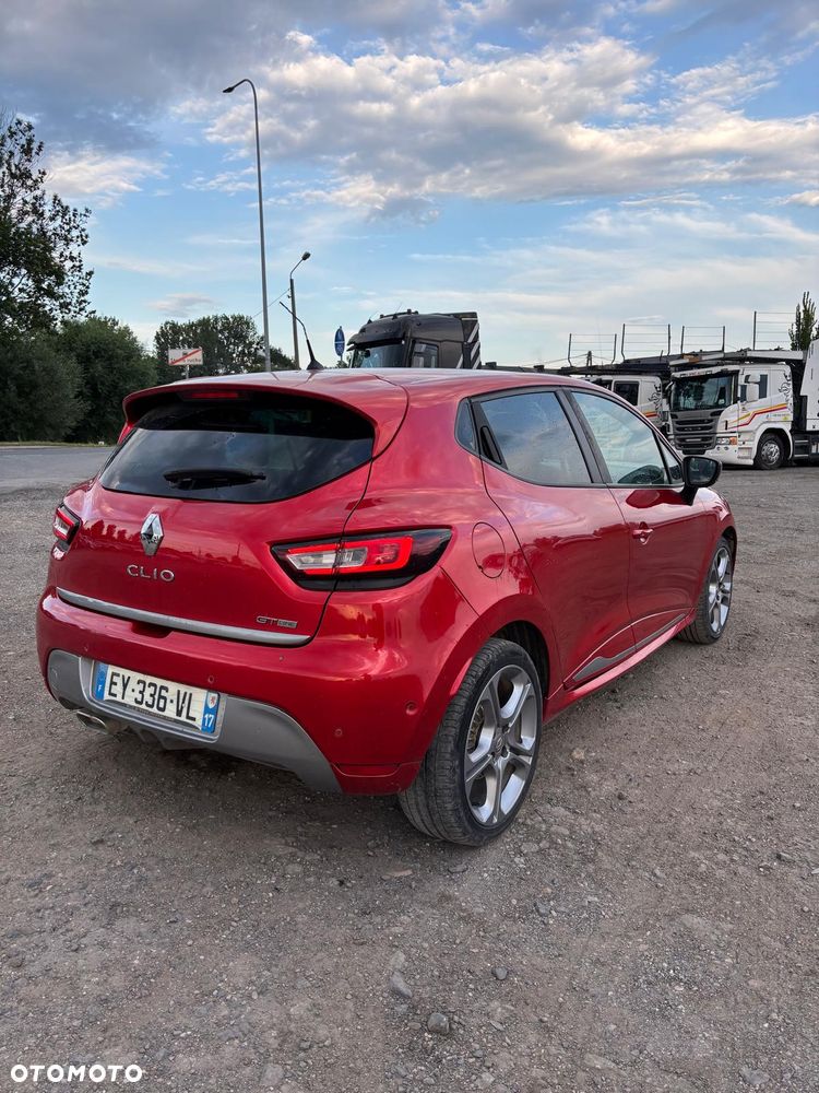 Renault Clio - 5