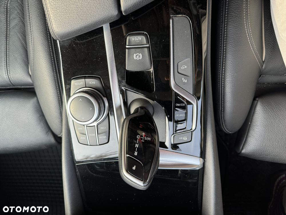 BMW Seria 5 520d xDrive Luxury Line - 22