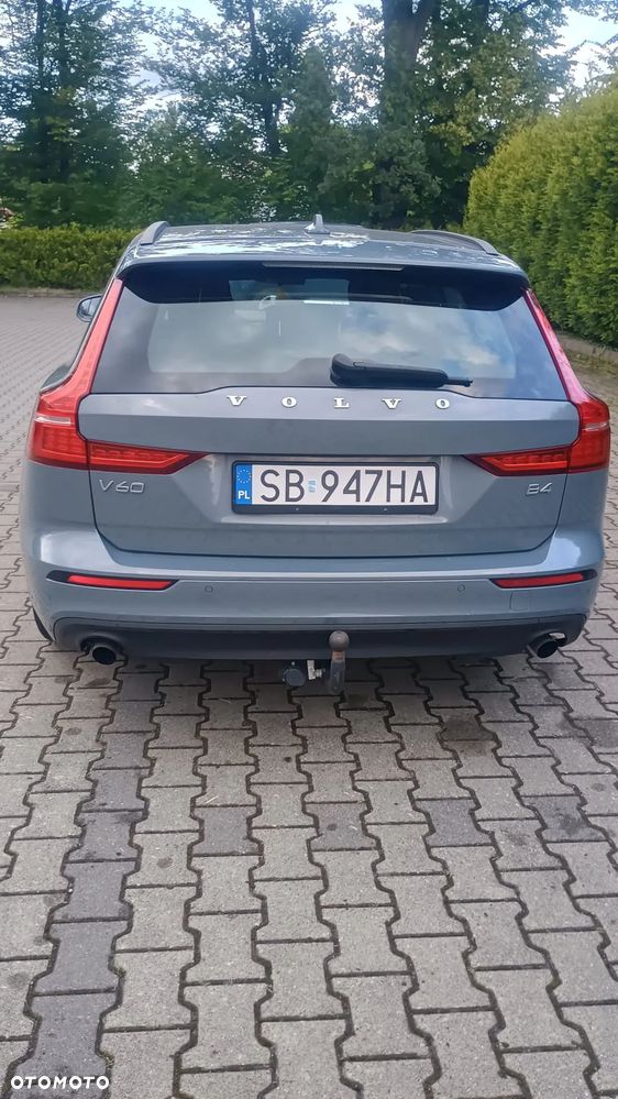 Volvo V60 B4 D R-Design - 3