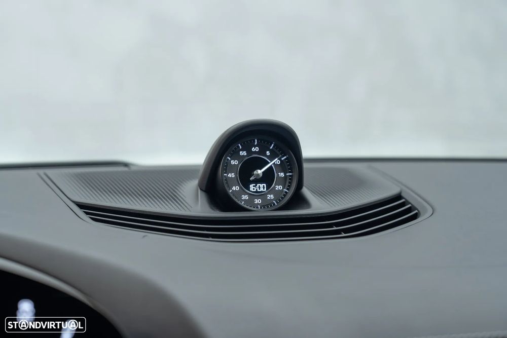 Porsche Taycan Cross Turismo 4 - 38