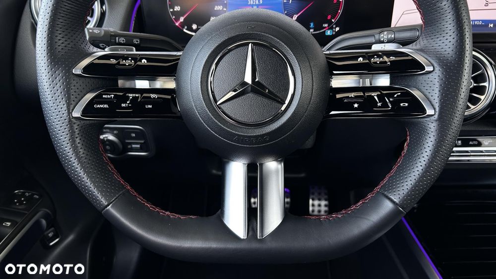 Mercedes-Benz GLB 200 d 4-Matic AMG Line 8G-DCT - 17