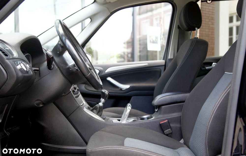 Ford Galaxy - 11
