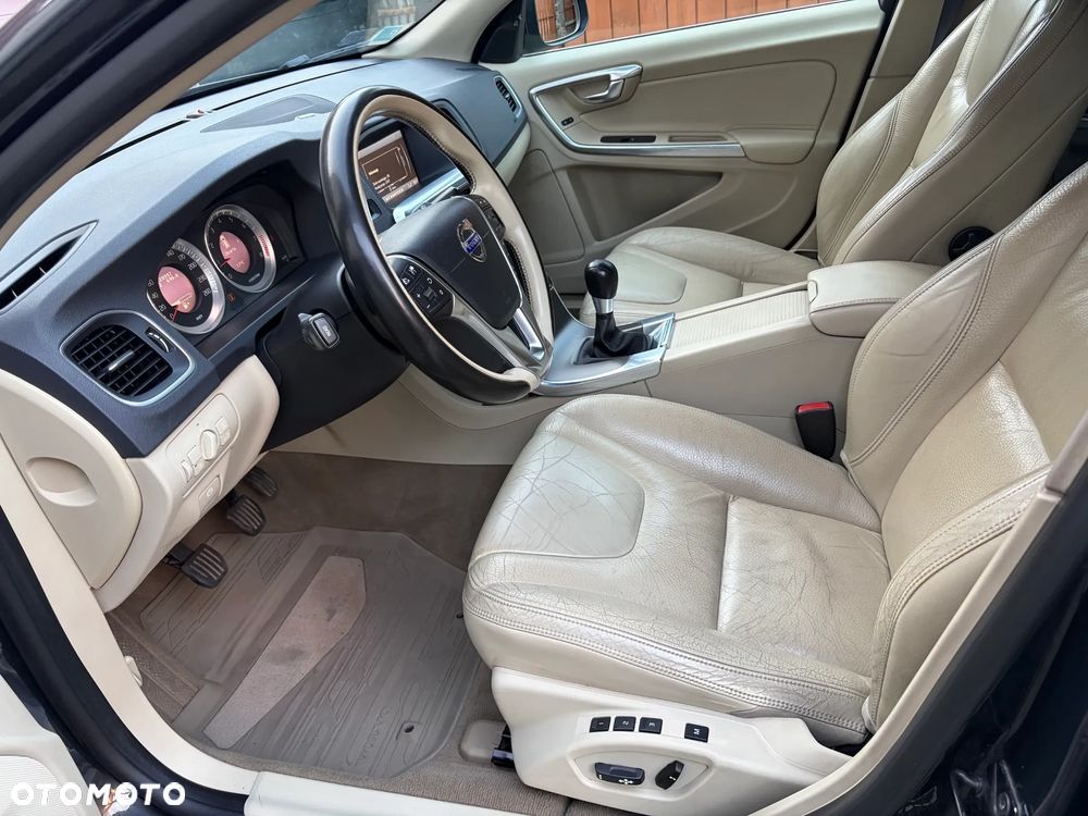 Volvo V60 T5 Summum - 12