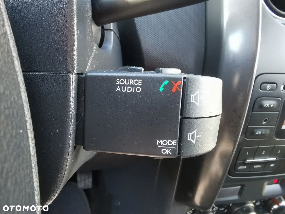 Dacia Duster 1.2 TCe Celebration S&S EU6 - 14