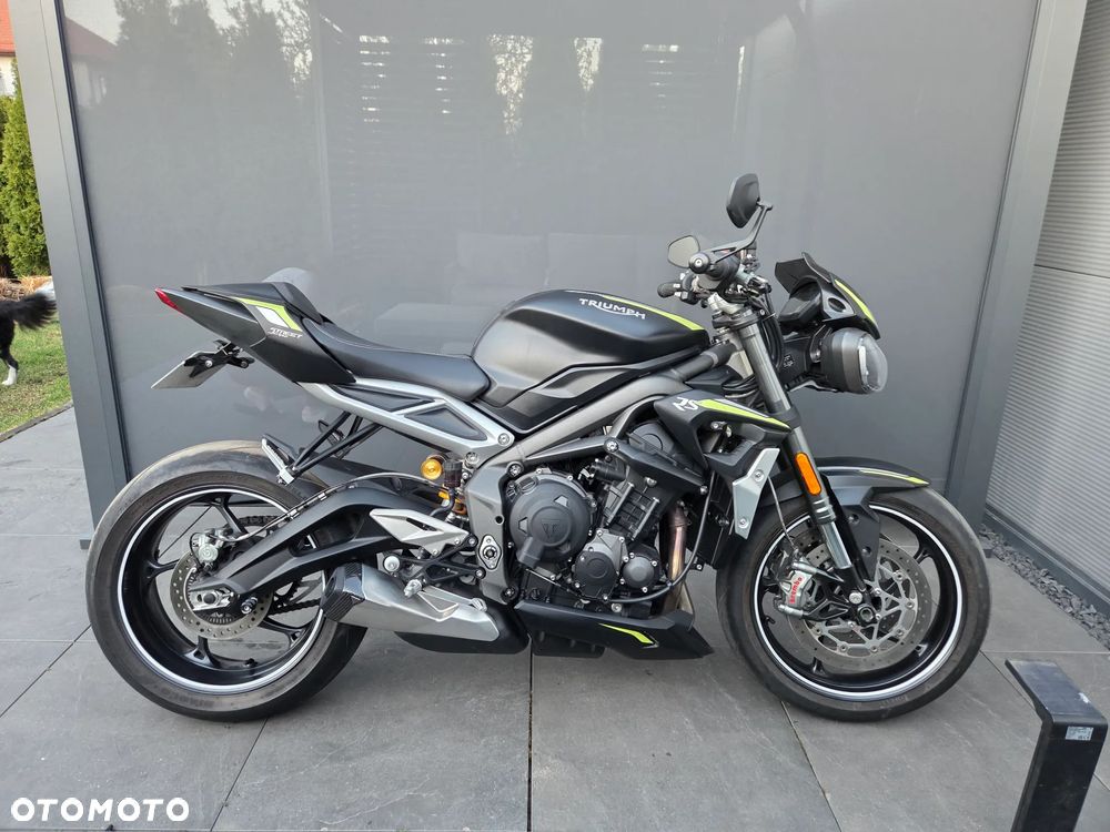 Triumph Street Triple - 11