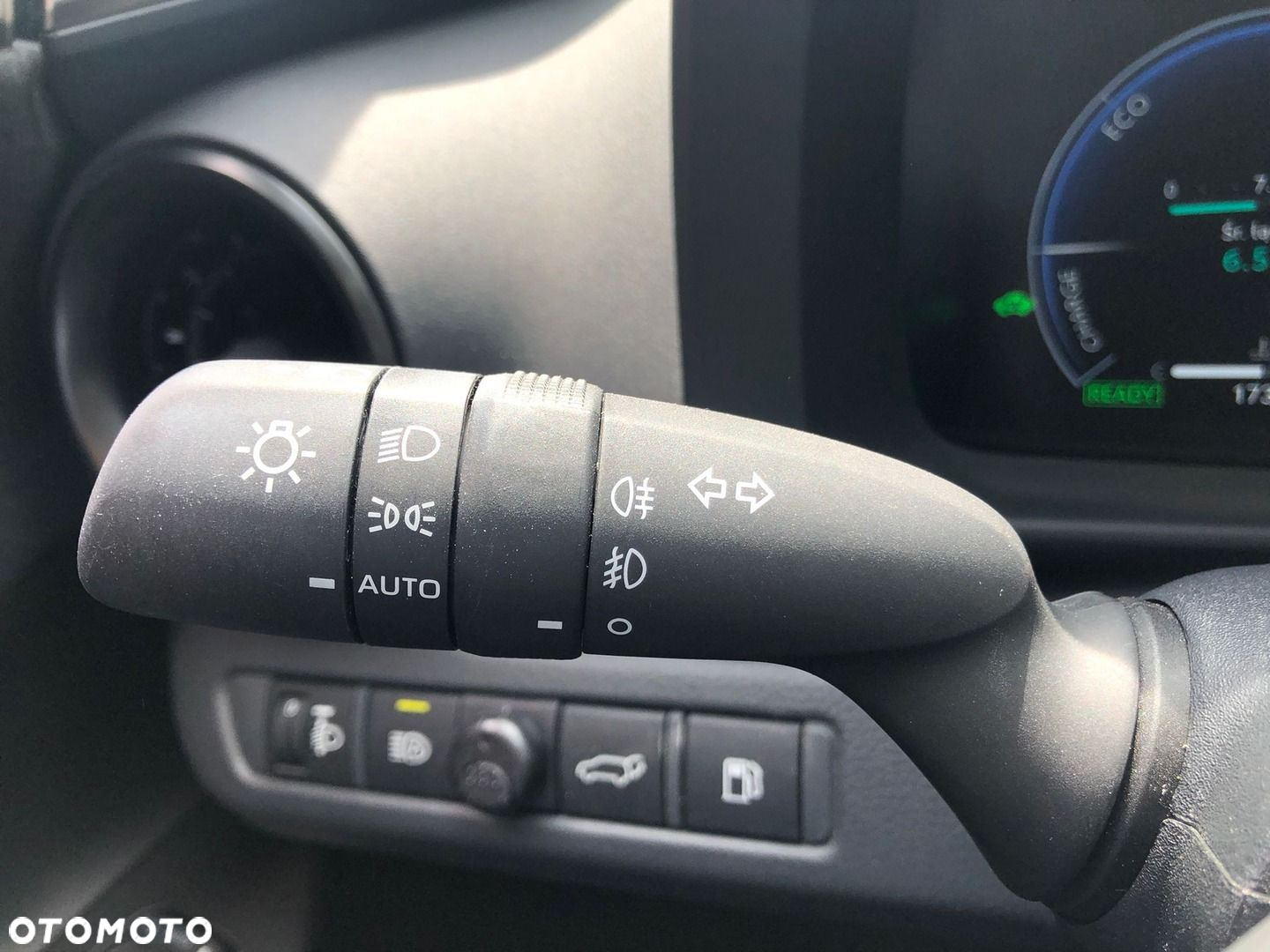 Toyota C-HR - 34